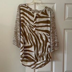 Chicos size 2 printed blouse
